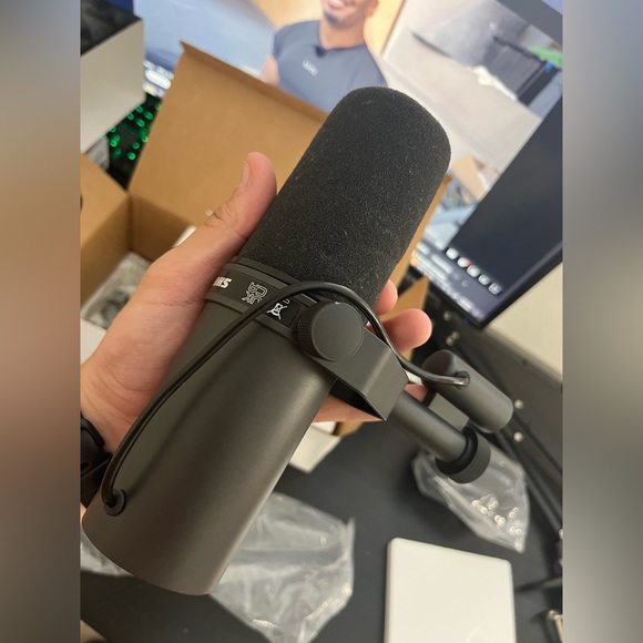 Shure SM7B, Cloudlifter, and Scarlet 2i2, w/ cables, stand, & iphone connector - Picture 5 of 10